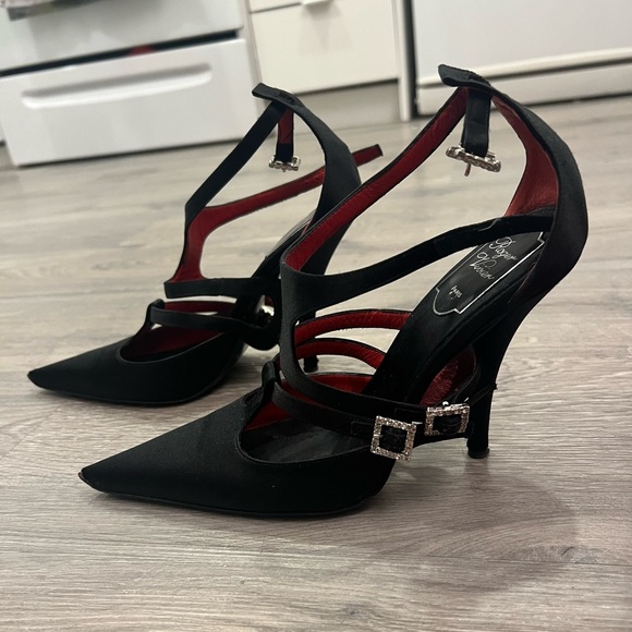 Roger Vivier Black Satin Crystal Buckle Pointed Toe Evening Pumps, 38 - Picture 2 of 11